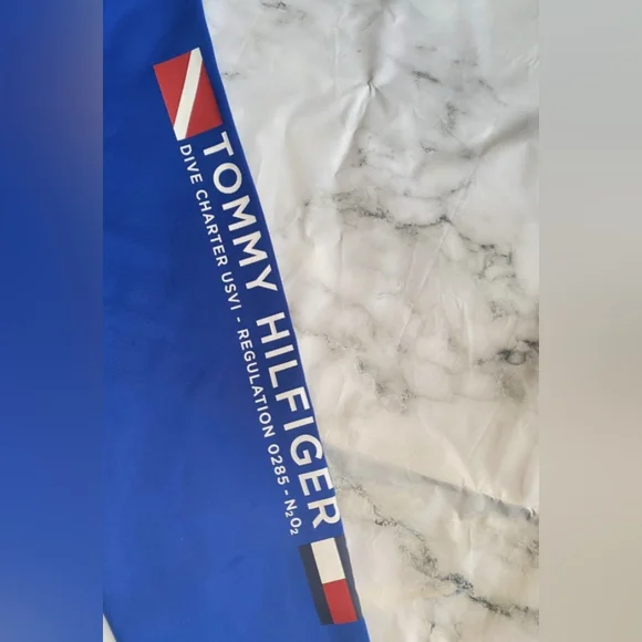 Tommy Hilfiger men's medium dive team crewneck sweater - Picture 3 of 3